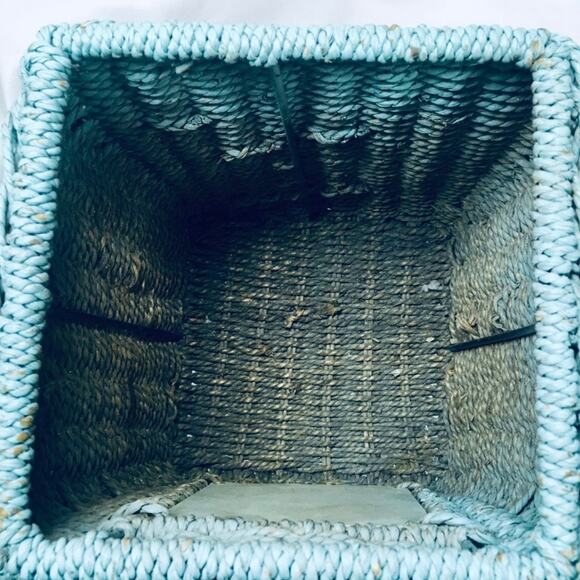 Vtg Medium Sized Weaved Straw Basket - Picture 3 of 5